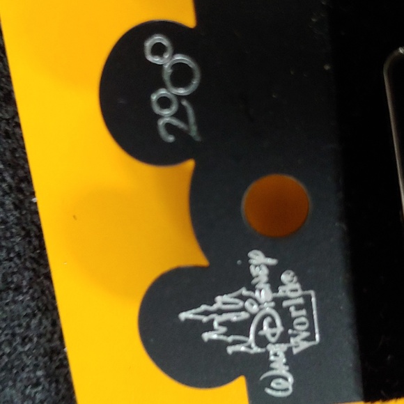 Disney 2000 pin - Picture 2 of 4